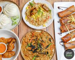 Pinas Asian Fusion (331 West Side Avenue)