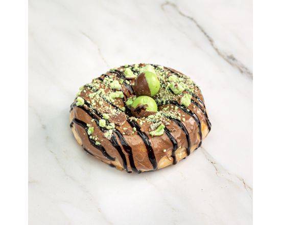 Aero mint bubbles with milk chocolate sauce - Doughnut