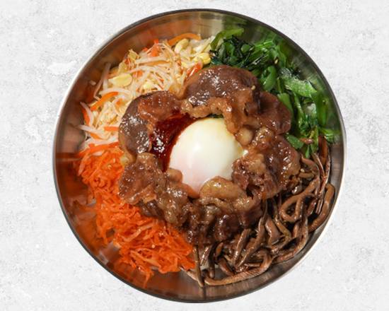 和牛すき焼きビビンバ（並）Wagyu Beef Sukiyaki Bibimbap (medium)