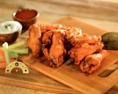 Hot Wings Cafe - Sherman Oaks