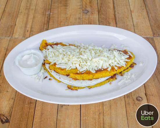 Order Cachapa con Queso de Mano food online from Arepa Burger Waterford Lakes store, Orlando on bringmethat.com