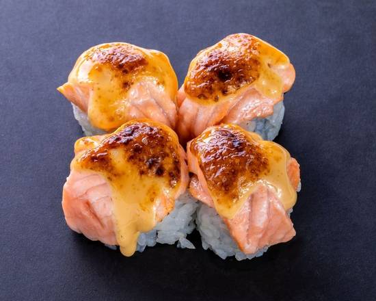 (f043) Baked Salmon Roll