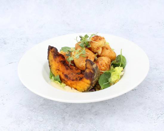 CROWN PRINCE SQUASH SALAD & CAULIFLOWER WINGS (VE)
