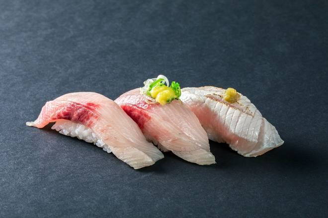 (b214) Yellowtail Sampler Sushi