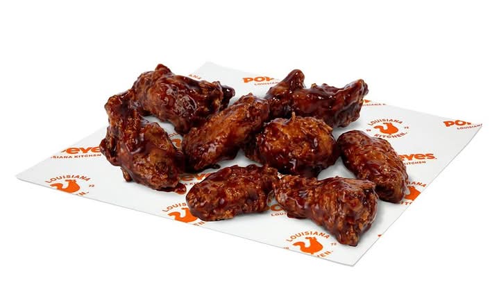 8 HOT WINGS BBQ