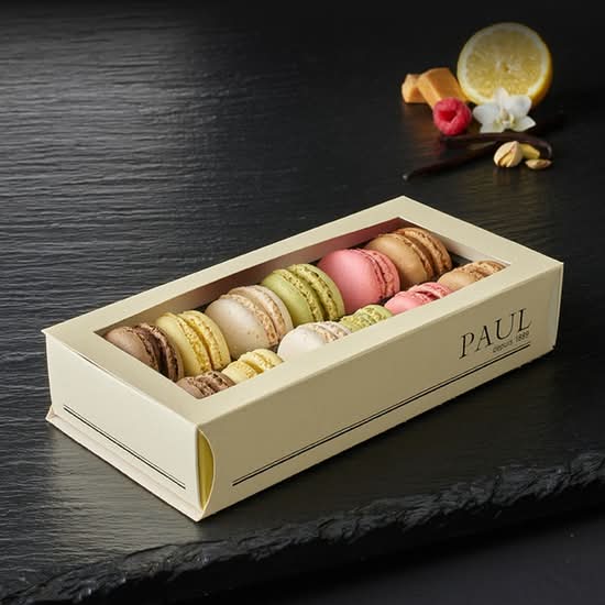 L'assortiment de 12 mini macarons