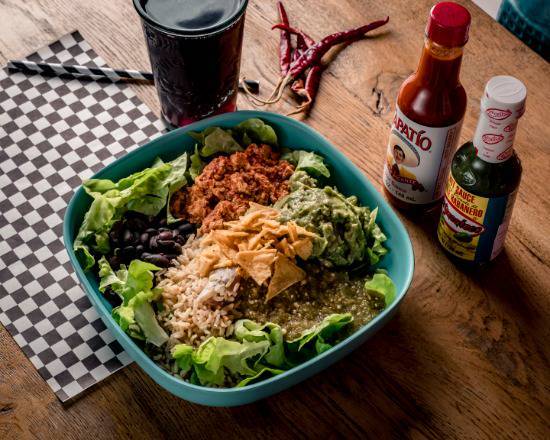 Salad Grande Combo with chips & guac