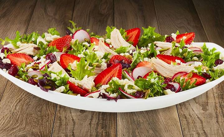 Salade de fraises et feta au poulet rôti - Temps limité / Strawberry and Feta Salad with Roasted Chicken - Limited time