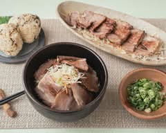 広島産米を使った気まぐれ丼　おばんざいBAR　O-BAR