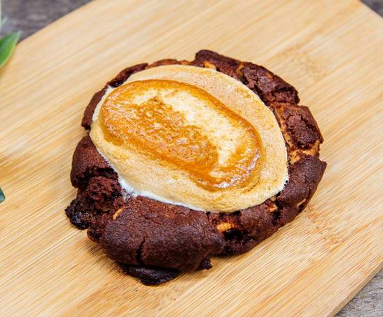 Nuts Red Velvet Cookie