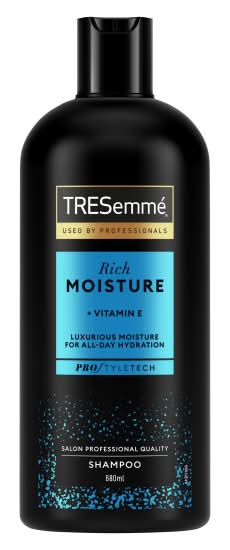 TRESemmé Rich Moisture Luxurious Moisture For All Day Hydration Shampoo For Dry Damaged Hair (680ml)