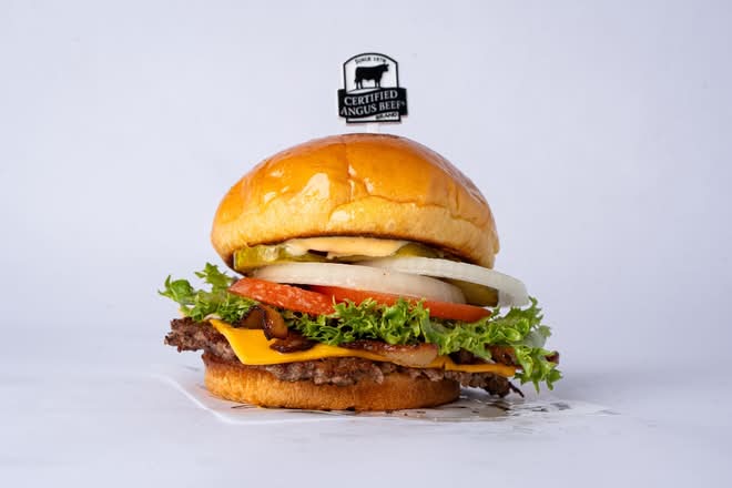 Steakburger with Bacon & Cheese