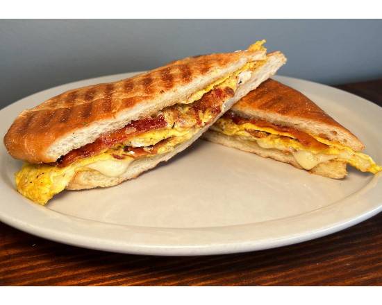 Bacon, Egg and Swiss Cheese (Tocino, Huevos Y Queso)