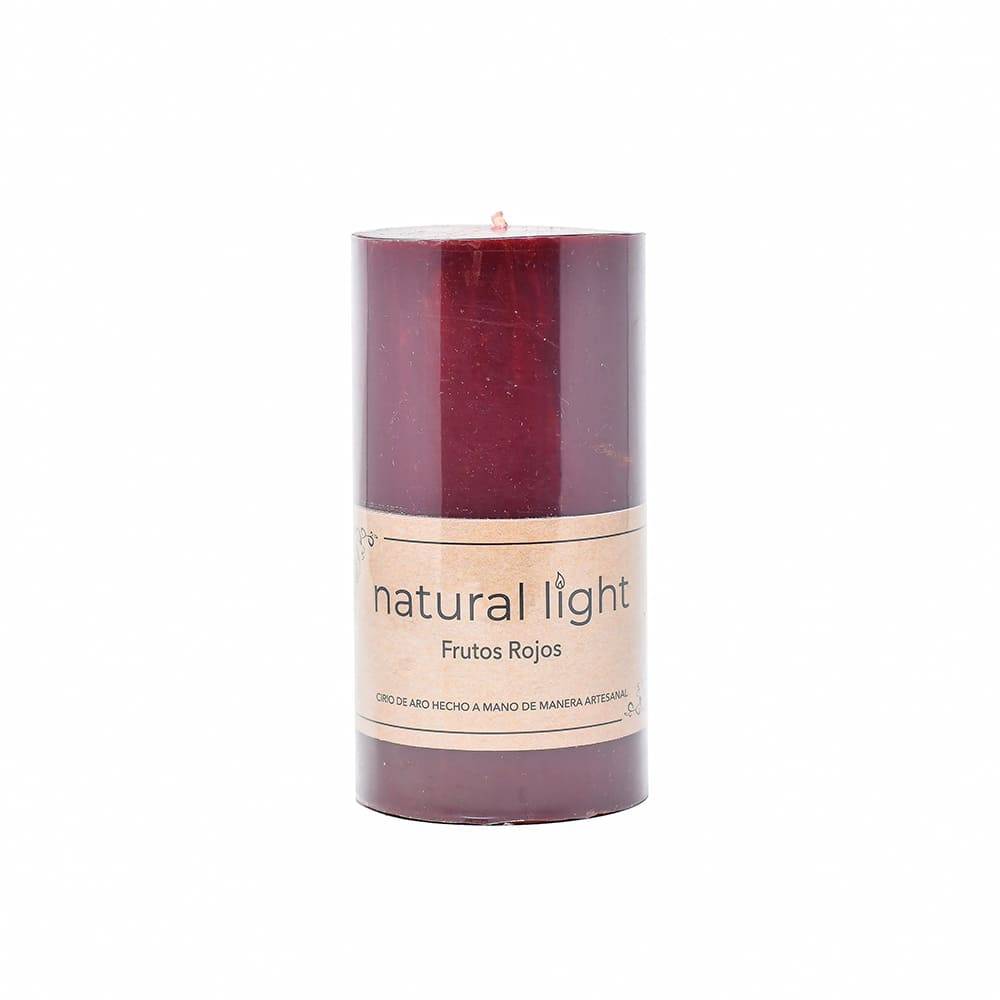 Vela pilar Natural Light™ aroma frutos rojos de 14.78 cm color vino