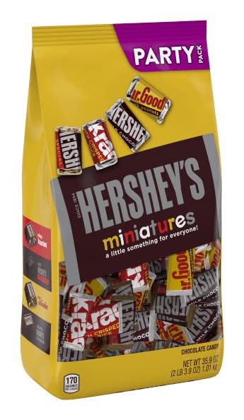 Hershey's Miniatures Chocolate Candy Assortment, 35.9 Oz