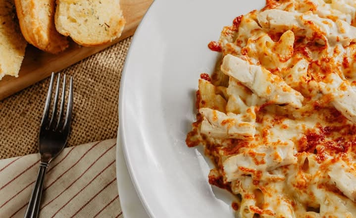 Penne Alfredo au Poulet / Chicken Alfredo Penne