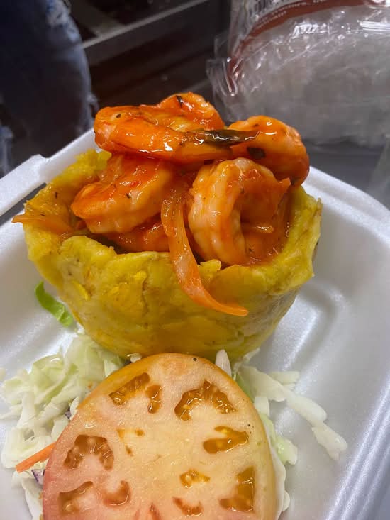 Mofongo relleno de camarones