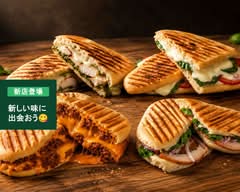 【piace】パニーニが人気のフードトラック[piace] A food truck popular for its paninis