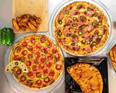 Detenla Pizza, Polaco.