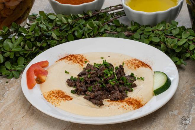 Hummus with steak shawarma