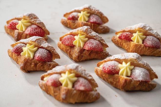 Mini Strawberry Lemon Cream Croissant