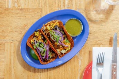 Huevo y Chorizo Tacos