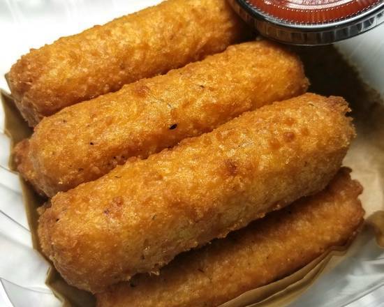 Fried Mozzarella Sticks (6 Pieces)