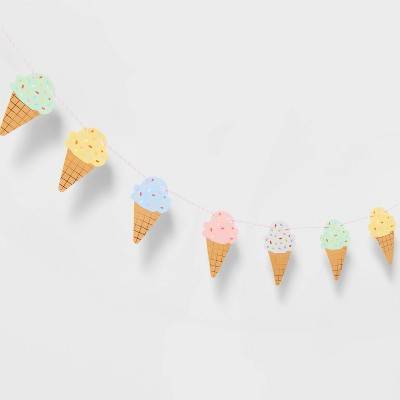 Spritz Ice Cream Garland With Gold Metallic