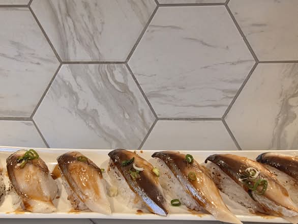 Umi Sushi by Weight Chicago photo 2