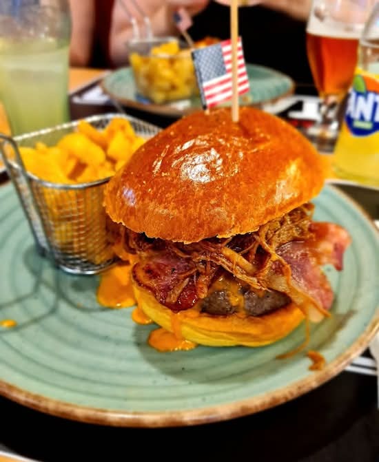 New York Matured & Pulled Pork Burger