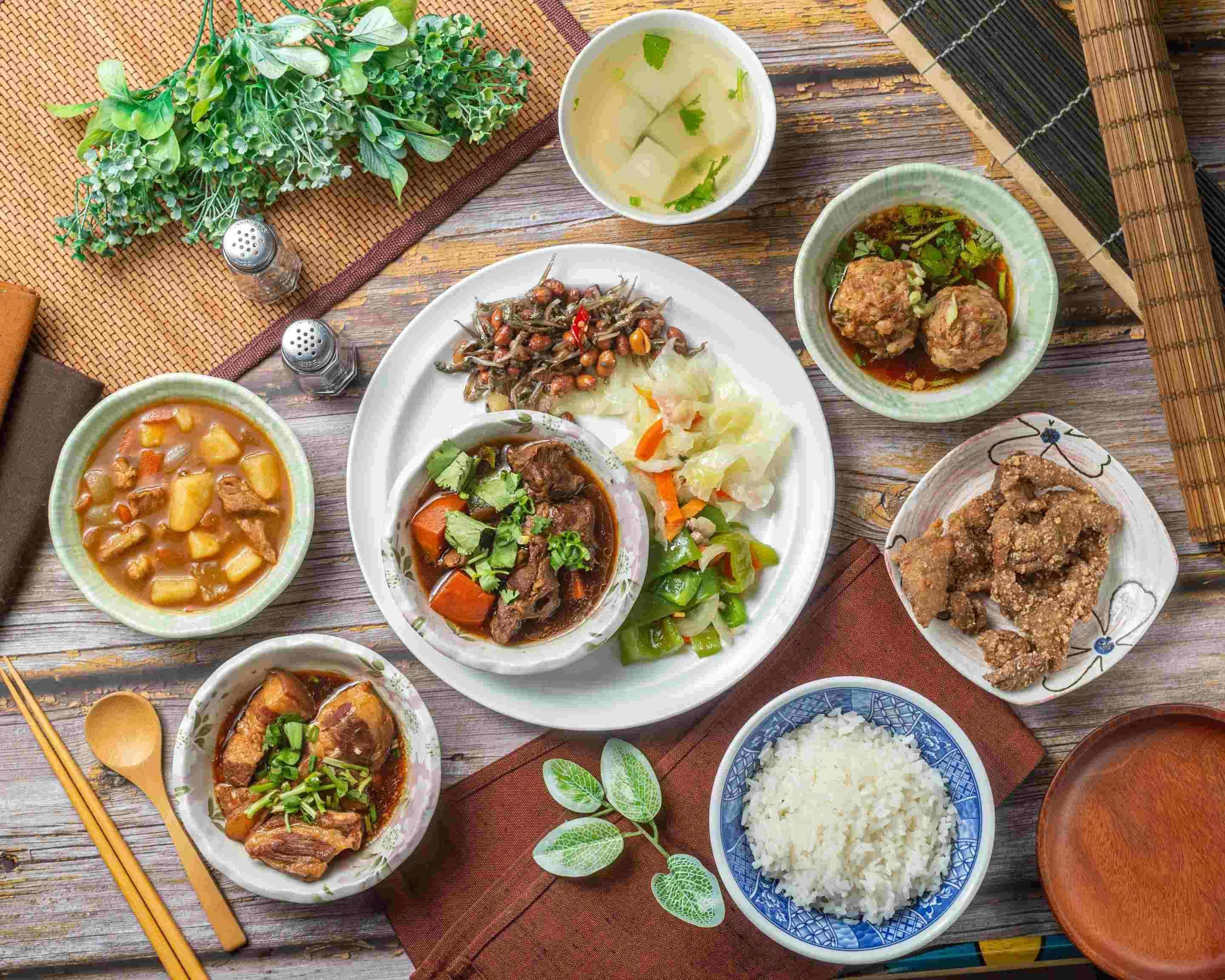 癮食小吃店 丨經典麵食丨嚴選飯品的菜單和價目表 | 台中外送 | Uber Eats
