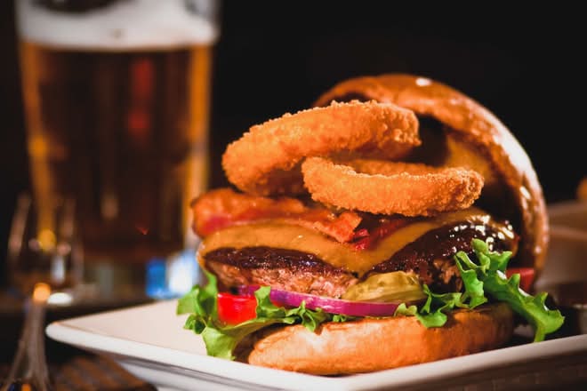 Smokehouse Cheeseburger*