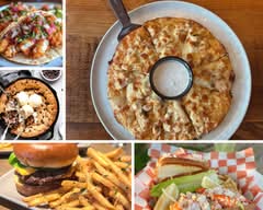 Laurinos Tavern (3668 Main St)