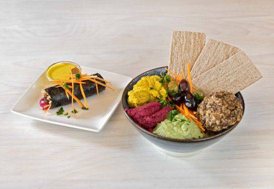 Mezze with sushi roll To Go