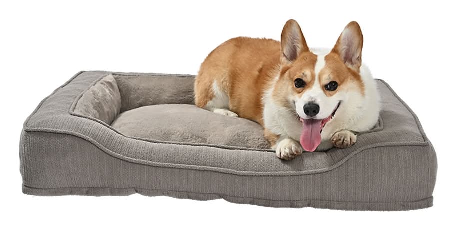 Heart & Herd Rectangular Twill Tan Polyester Bolster Dog Bed ( Medium )