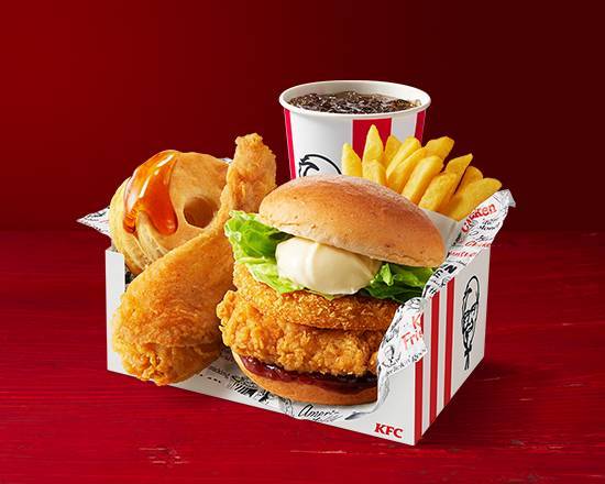 カリホクハッシュのフィレバーガーＢＢＱボックス Crispy-Fluffy Hashbrown in Chicken Fillet Burger BBQ Box