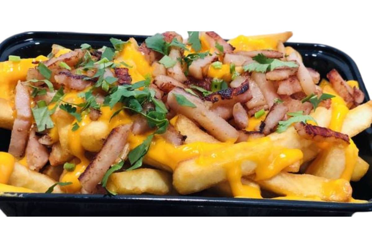 Frites sauce Cheddar lardons