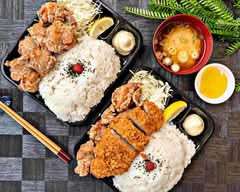 メガ盛り1キロ唐揚げ弁当と鶏唐丼