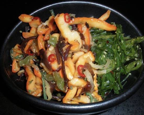 Mix Salad ( Calamari / Seaweed Wakame )