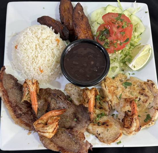 12. Churrasco Luna De Xelaju