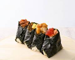 人類みなおむすび