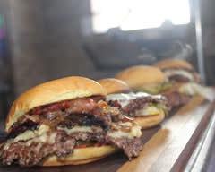 Leo’s Smash Burgers & Dogs