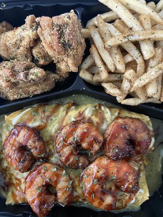 D-LO's Kitchen Food Truck & Catering (1730 West Manchester Avenue)