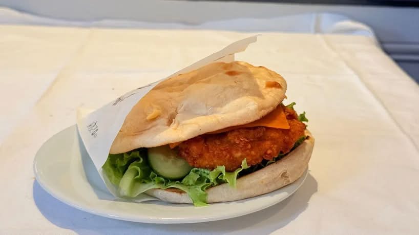 🍔 Veggie Naan Burger