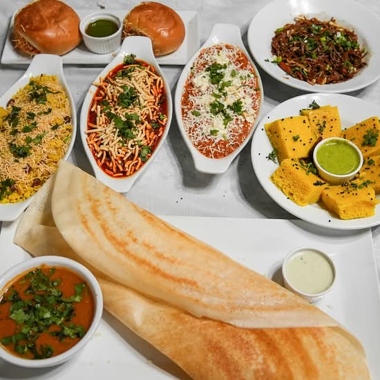 Shree Akshar Veg Restaurant