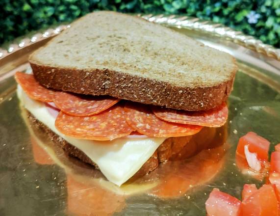 Combo Sándwich de Jamón de Pavo & Cerdo + Pepsi 355ml y  50 gramos de Papas