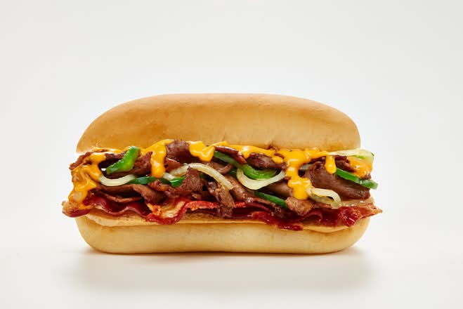 QUESO & BACON CHEESESTEAK - SMALL COMBO