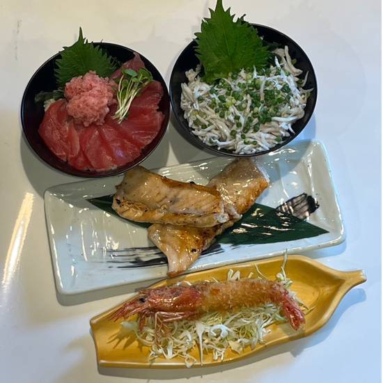 丼��と焼魚　なご八　徳川店