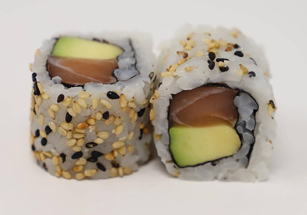 40- California roll saumon, avocat, sésame