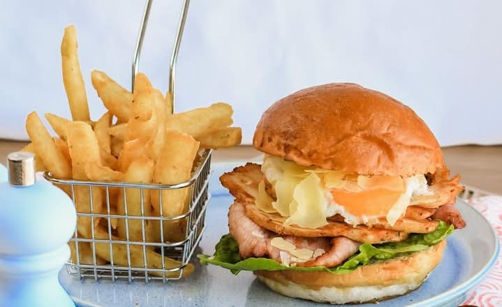 Caesar's Chicken Burger